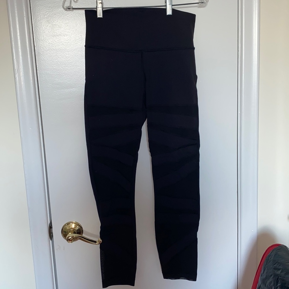Lululemon Capri leggings with mesh